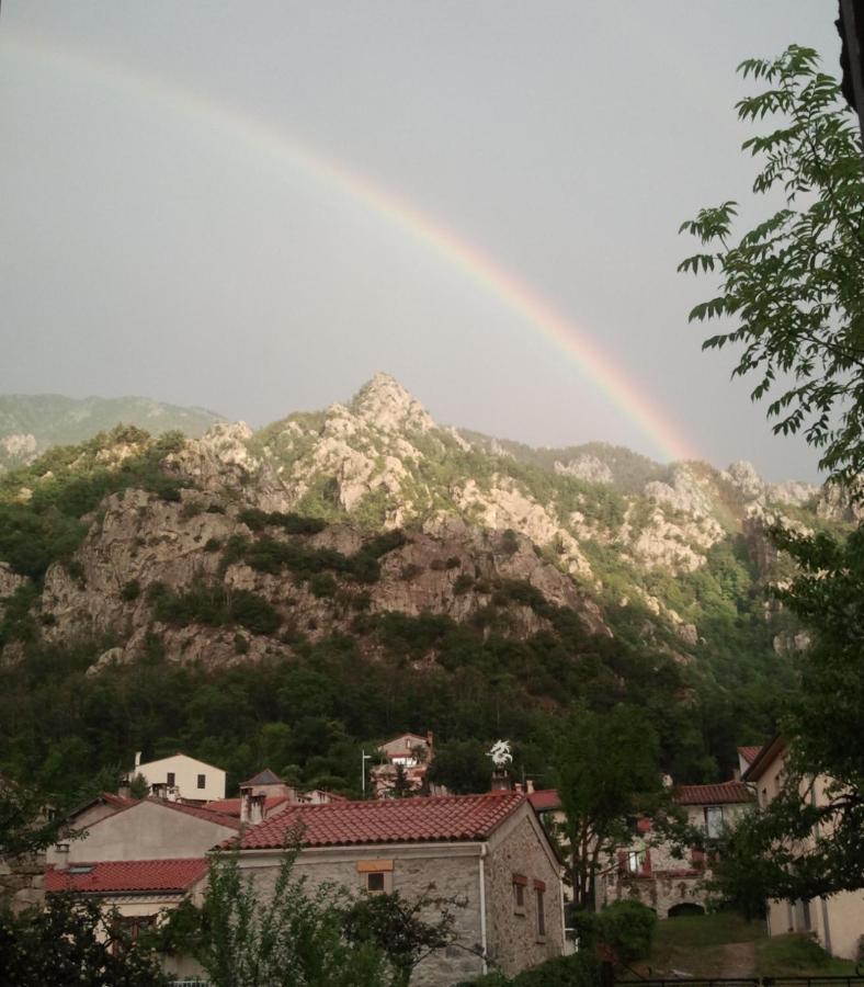 Les chalets Quazemi à Casteil Esterno foto