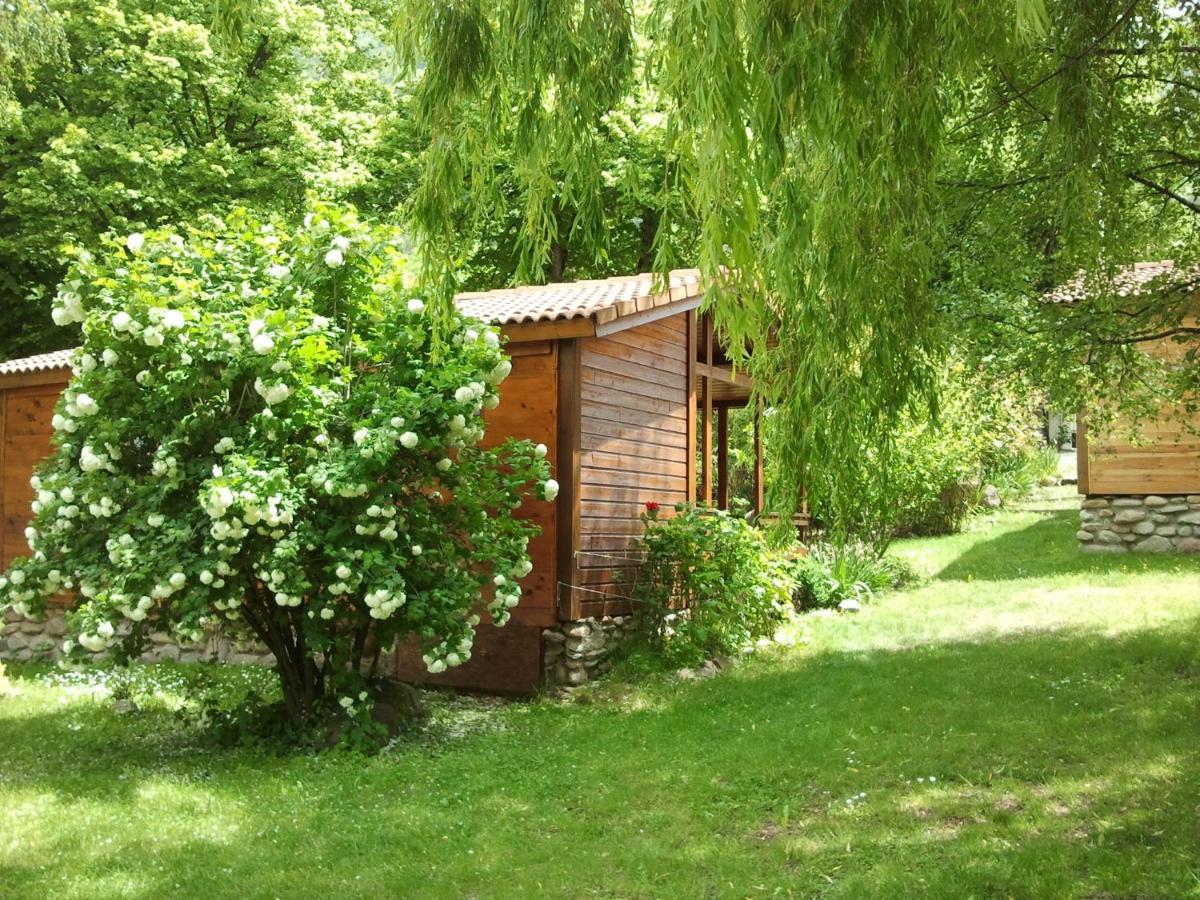Les chalets Quazemi à Casteil Esterno foto